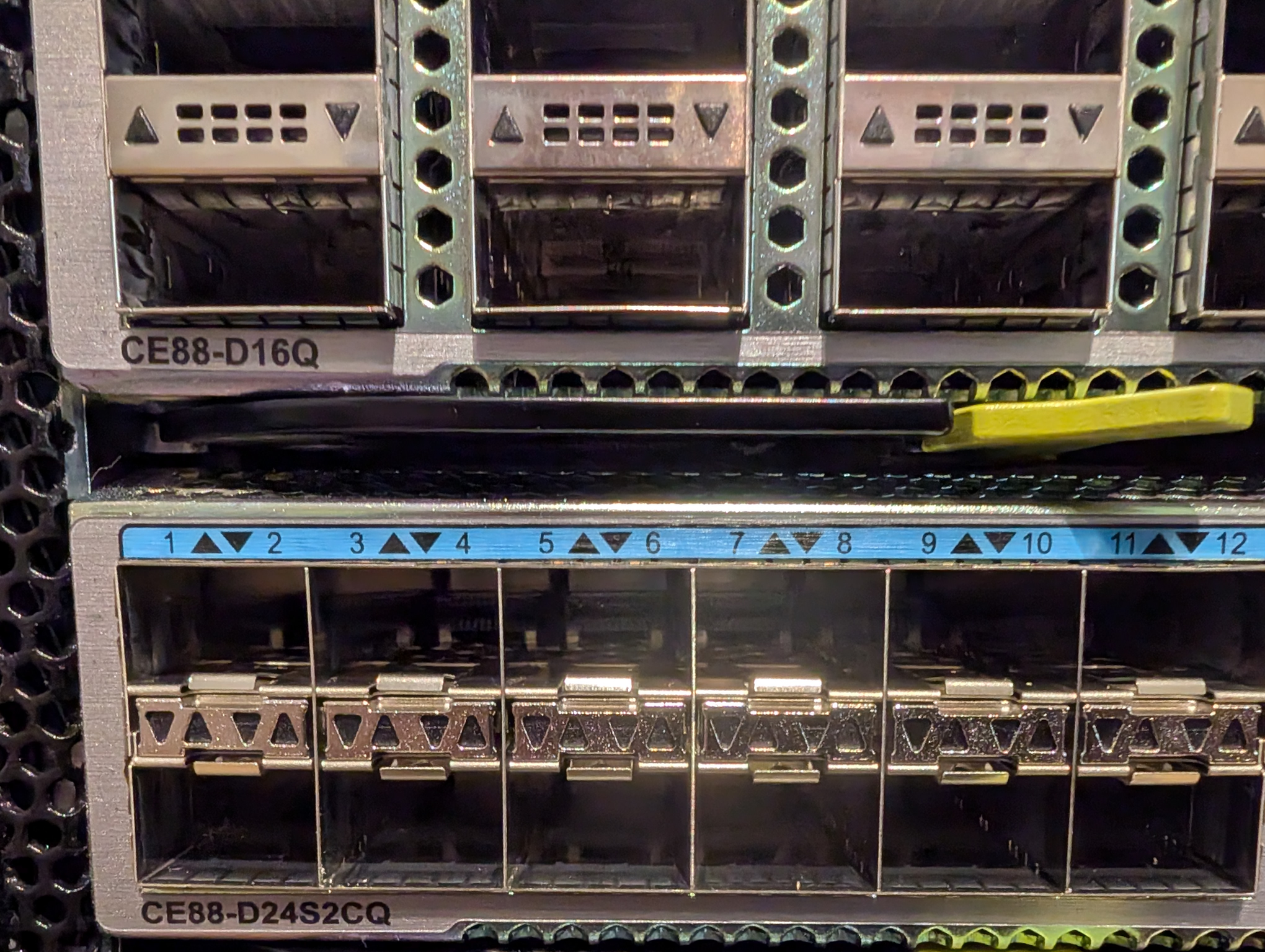 Huawei CE8860-4C-EI Switch - 3