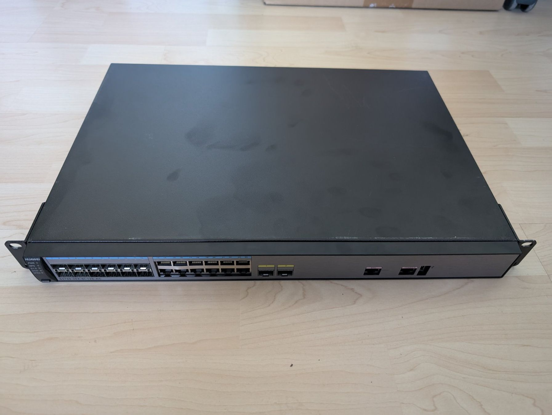 Huawei S5700-26X-SI-12S-AC Switch