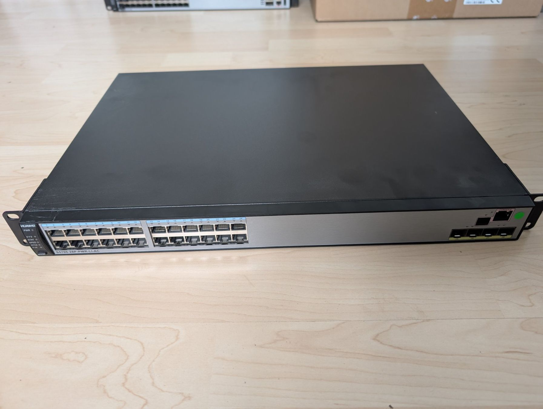 Huawei S5700-28P-PWR-LI Switch