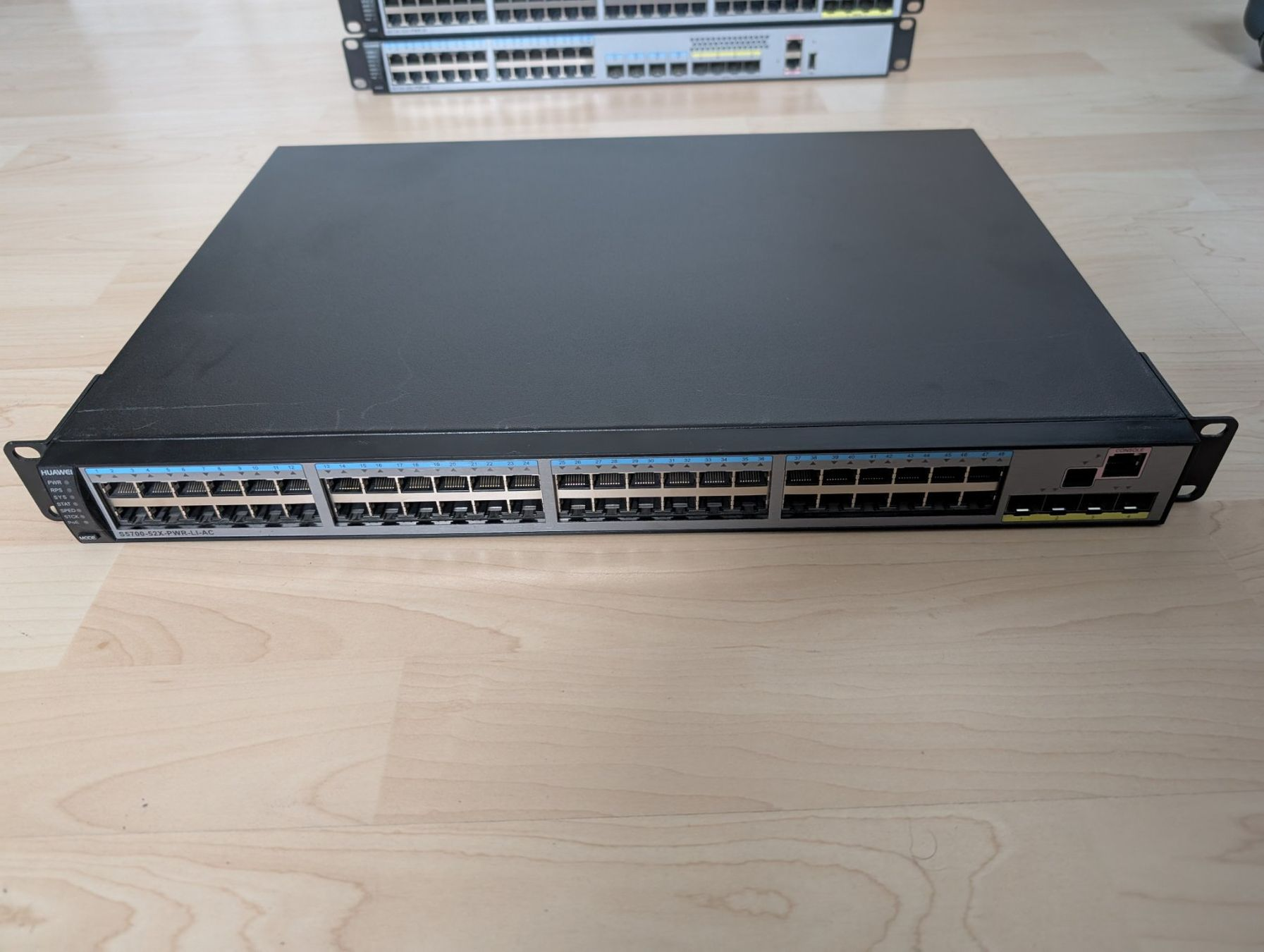 Huawei S5700-52X-PWR-LI-AC Switch