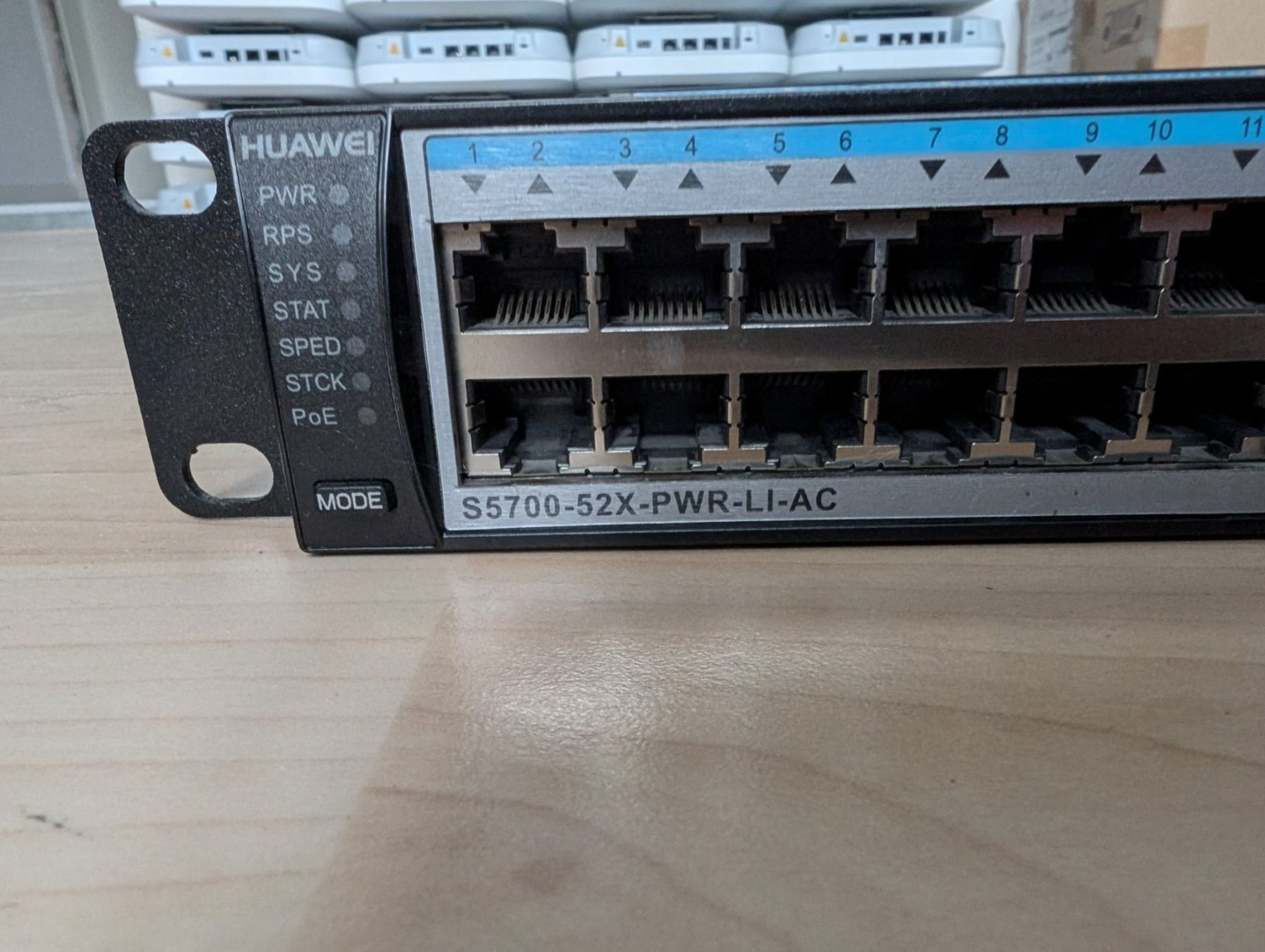 Huawei S5700-52X-PWR-LI-AC Switch - 2