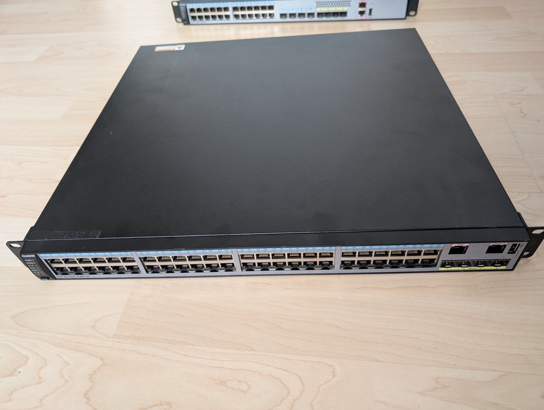 Huawei S5720-52X-PWR-SI-AC Switch