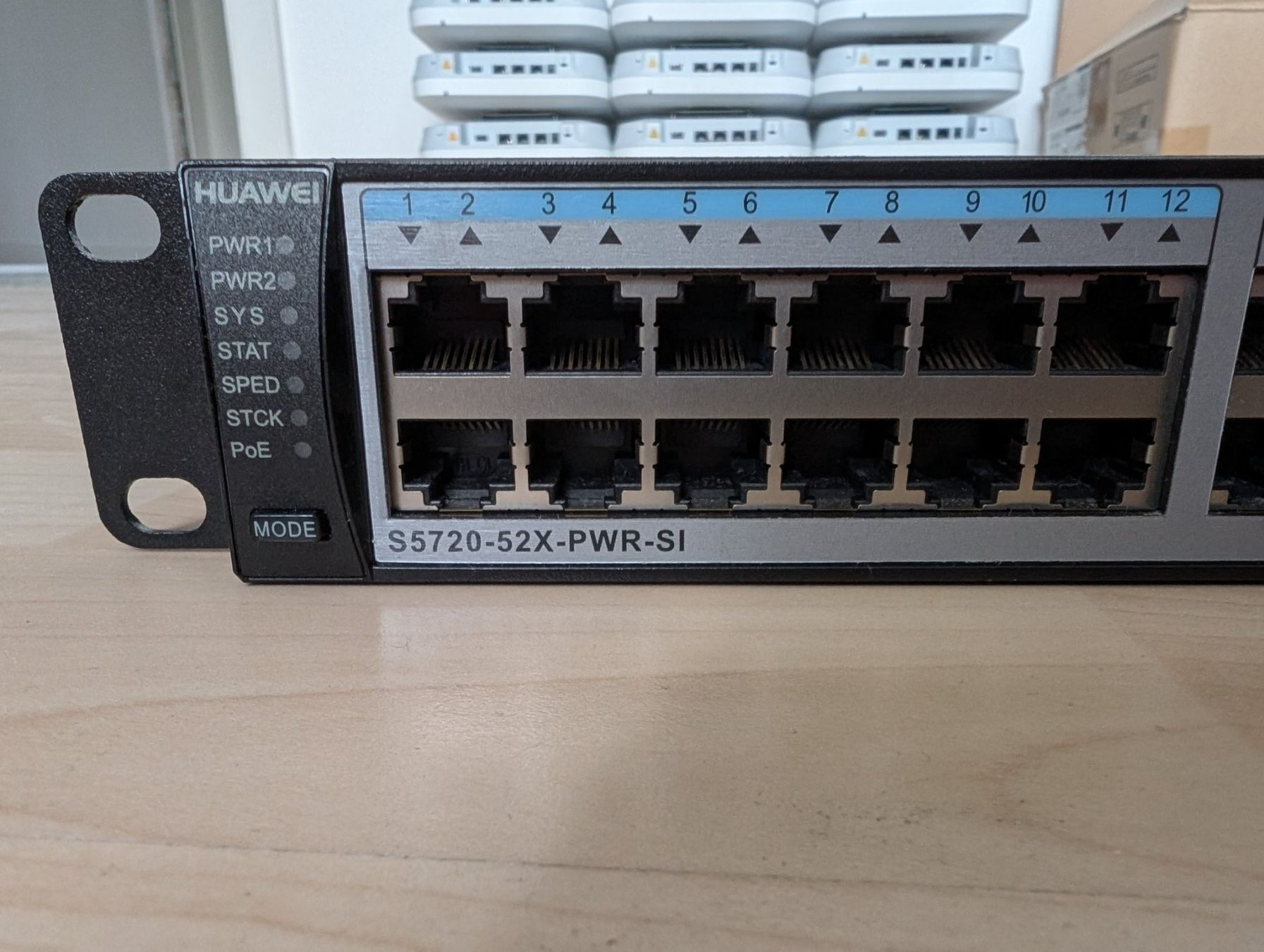 Huawei S5720-52X-PWR-SI-AC Switch - 2